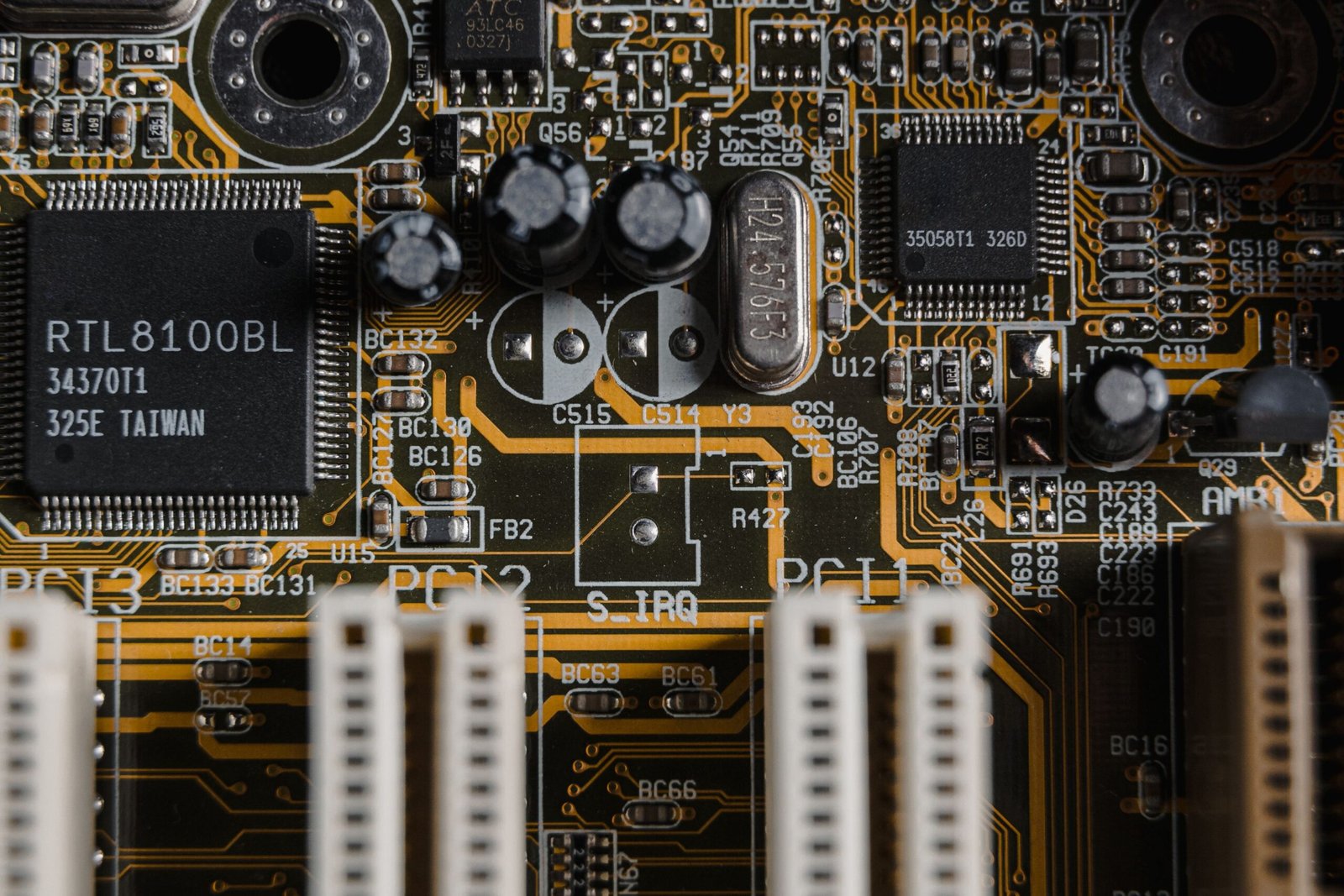 A professional banking journalism photograph capturing metallic hardware encryption keys representing how the Apple enterprise AI wealth cloud infrastructure secures data